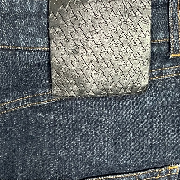 Thomas Burberry Denim Pencil Skirt Blue Size US 6 High Waist Dark Wash Classic - Picture 3 of 8